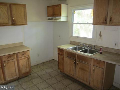 1614 E State St, Hamilton, NJ 08609 photo 6