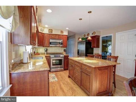 88 Brophy Ct, Ewing, NJ 08638 photo 9