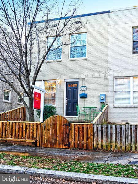 214 Warren St NE, Washington, DC 20002 photo 23
