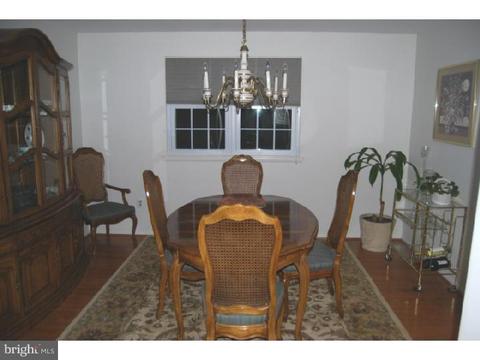145 Squirrel Tree Ln, Mount Laurel, NJ 08054 photo 4