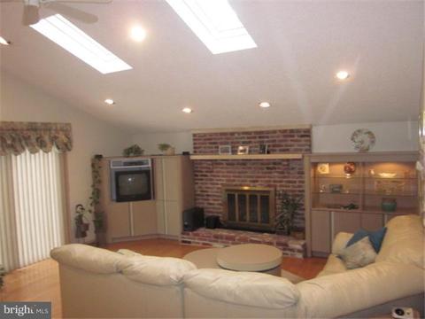 145 Squirrel Tree Ln, Mount Laurel, NJ 08054 photo 6