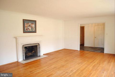 8501 Brook Rd, Mclean, VA 22102 photo 2