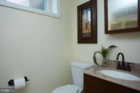 11508 Soward Dr, Silver Spring, MD 20902 photo 2
