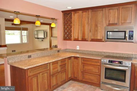 17221 Donora Rd, Silver Spring, MD 20905 photo 10