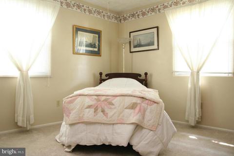 200 Oxford Dr, Lititz, PA 17543 photo 9