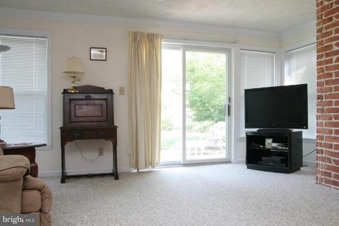 200 Oxford Dr, Lititz, PA 17543 photo 7