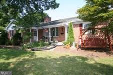 200 Oxford Dr, Lititz, PA 17543 photo 1