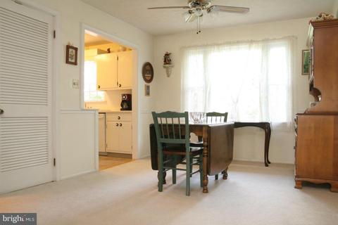 200 Oxford Dr, Lititz, PA 17543 photo 4