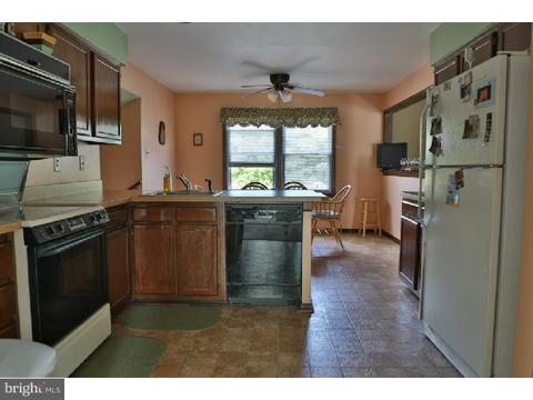 27 Millstone Dr, Shamong, NJ 08088 photo 6