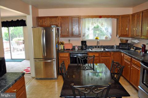 9364 Kings Post Ct, Laurel, MD 20723 photo 6