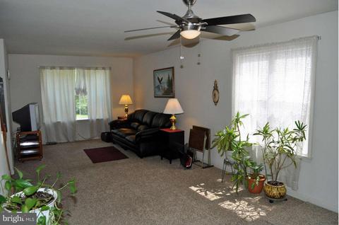 9364 Kings Post Ct, Laurel, MD 20723 photo 3