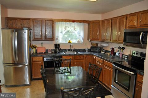 9364 Kings Post Ct, Laurel, MD 20723 photo 5