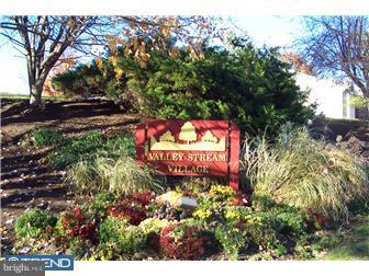 274 Valley Stream Ln, Chesterbrook, PA 19087 photo 2