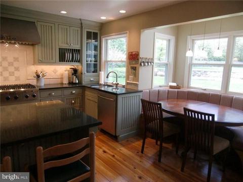 209 Hedgemere Dr, Devon, PA 19333 photo 9