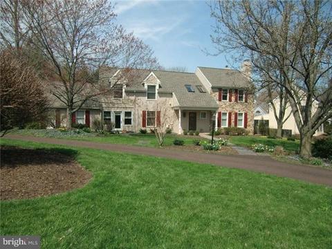 209 Hedgemere Dr, Devon, PA 19333 photo 1