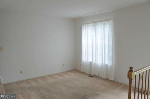 360 Logan Dr, Westminster, MD 21157 photo 2