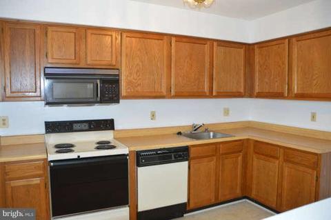 360 Logan Dr, Westminster, MD 21157 photo 5