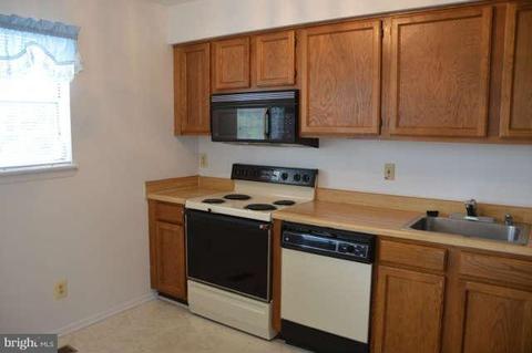 360 Logan Dr, Westminster, MD 21157 photo 6