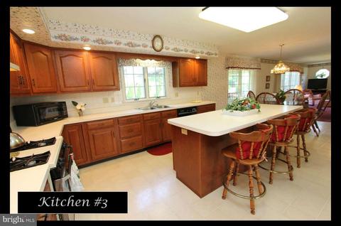 8020 Stone Ridge Dr, Frederick, MD 21702 photo 5