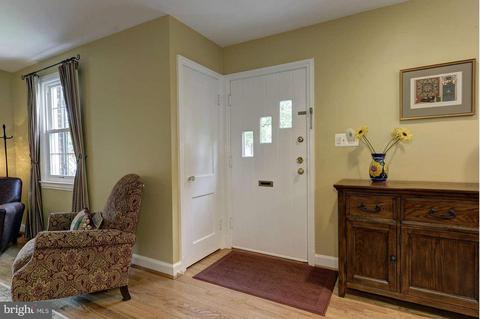 100 Hamilton Ave E, Silver Spring, MD 20901 photo 2
