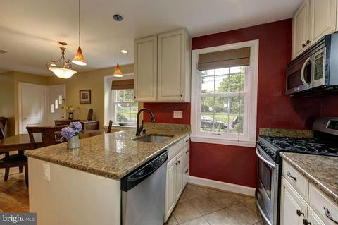 100 Hamilton Ave E, Silver Spring, MD 20901 photo 5