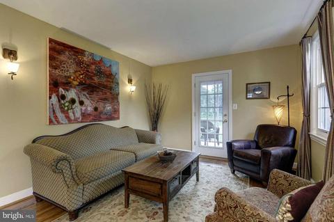 100 Hamilton Ave E, Silver Spring, MD 20901 photo 4