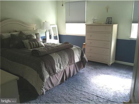4540 Pilgrim Ln, Upper Chichester, PA 19061 photo 10