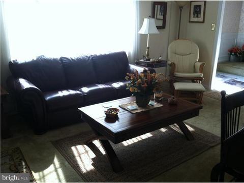 4540 Pilgrim Ln, Upper Chichester, PA 19061 photo 6