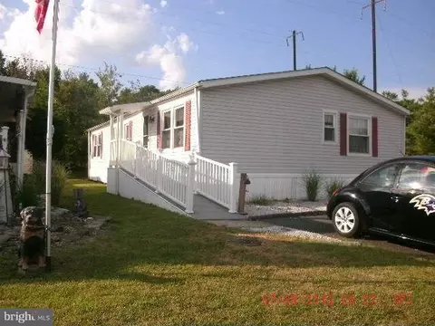 6 Tearose Dr, Middle River, MD 21220 photo 2