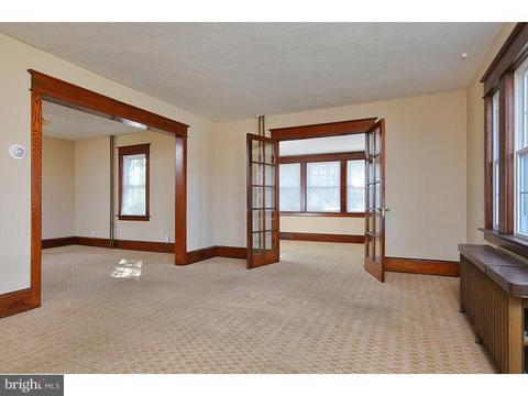 407 Crown Point Rd, Thorofare, NJ 08086 photo 3