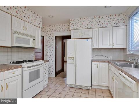 407 Crown Point Rd, Thorofare, NJ 08086 photo 8