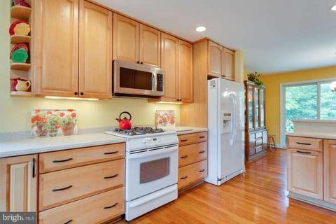 6003 Meriwether Ln, Springfield, VA 22150 photo 7