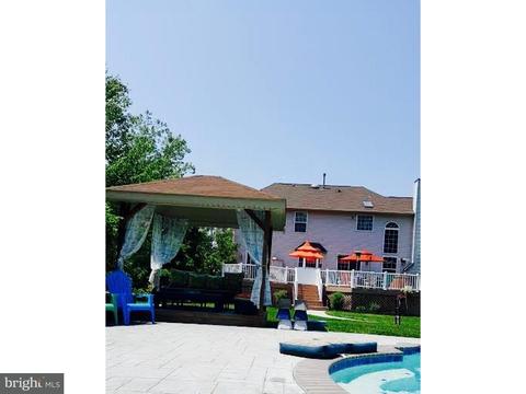 24 Cattail Dr, Mount Laurel, NJ 08054 photo 2