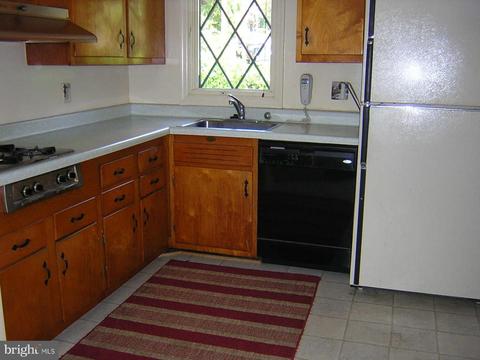 6711 Kenmont Pl, Springfield, VA 22152 photo 10