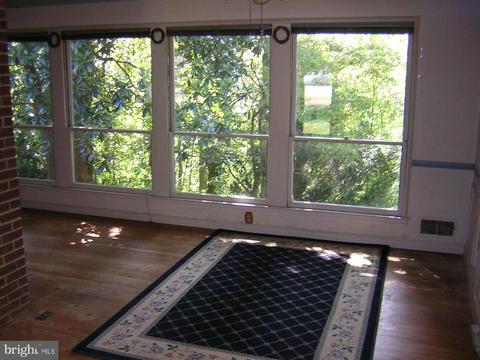 6711 Kenmont Pl, Springfield, VA 22152 photo 12