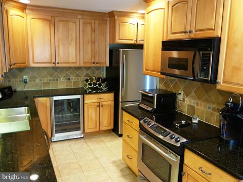 8610 Western Oak Dr, Springfield, VA 22153 photo 3