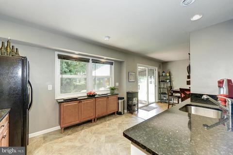 6212 Duntley Pl, Springfield, VA 22152 photo 12