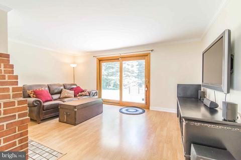 7407 Inzer St, Springfield, VA 22151 photo 5