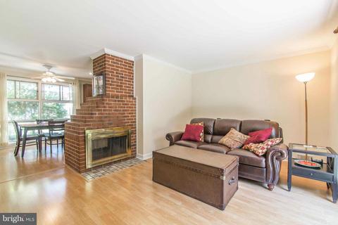 7407 Inzer St, Springfield, VA 22151 photo 4