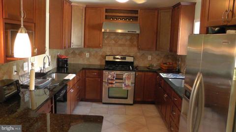 1202 Ednor Rd, Silver Spring, MD 20905 photo 10