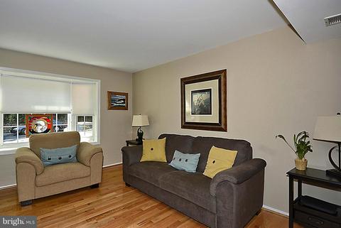 5216 Lonsdale Dr, Springfield, VA 22151 photo 9