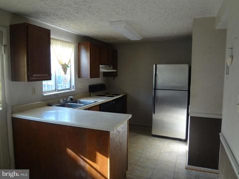 9237 Redbridge Ct, Laurel, MD 20723 photo 4