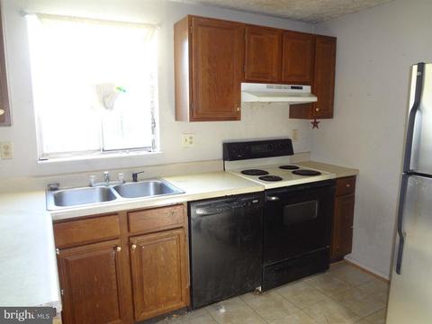 9237 Redbridge Ct, Laurel, MD 20723 photo 6
