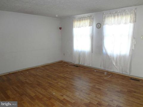 9237 Redbridge Ct, Laurel, MD 20723 photo 2