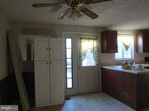 9237 Redbridge Ct, Laurel, MD 20723 photo 7