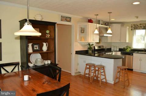 1374 Pleasant Valley Rd S, Westminster, MD 21158 photo 5