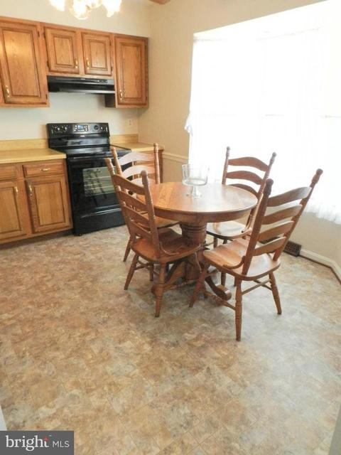 4524 Whetstone Ct, Hampstead, MD 21074 photo 4