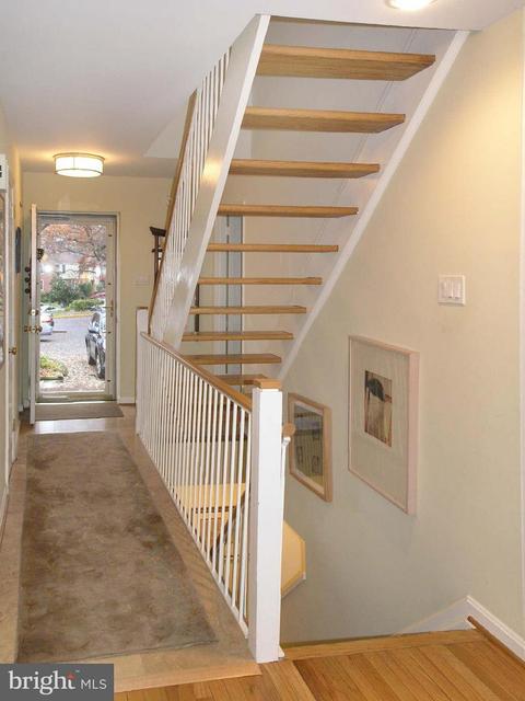 2204 Golf Course Dr, Reston, VA 20191 photo 4