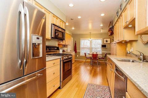 2204 Golf Course Dr, Reston, VA 20191 photo 11