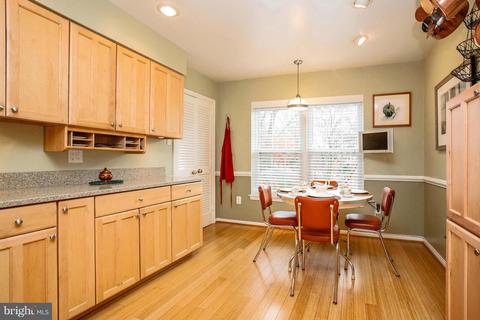 2204 Golf Course Dr, Reston, VA 20191 photo 12